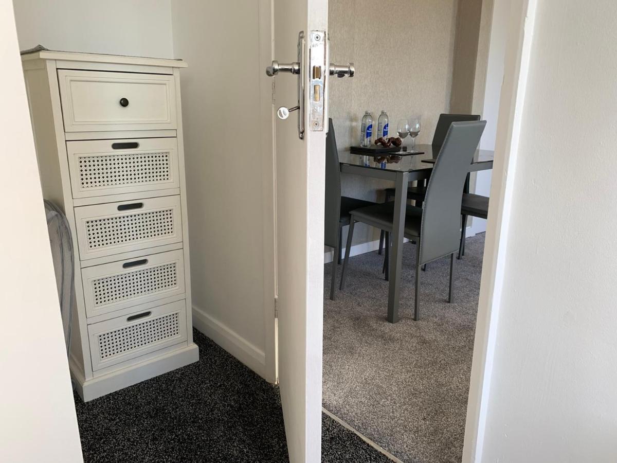 לית'ם סנט אנס Beach Front Apartment With Free Parking, St Annes מראה חיצוני תמונה
